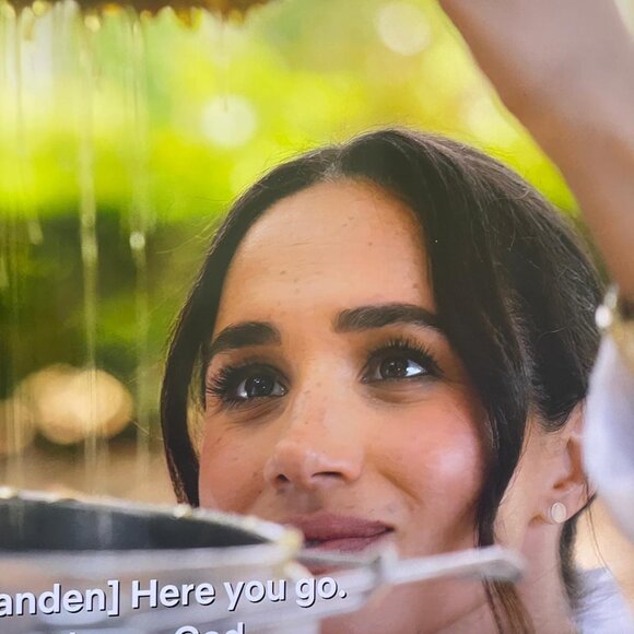 18k yellow Gold Circle Earrings - Picture 3 of 5